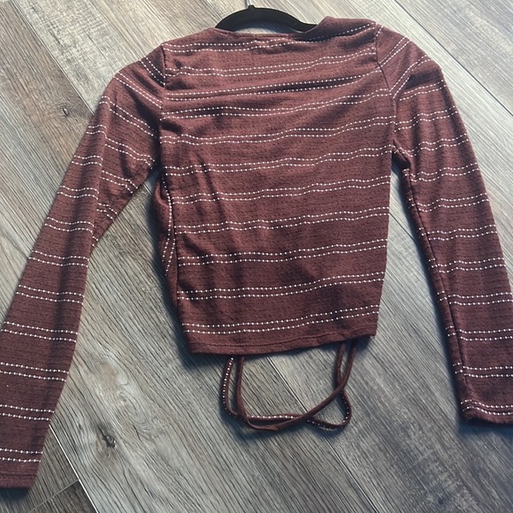 Buckle dressy maroon long sleeve top - Picture 2 of 2